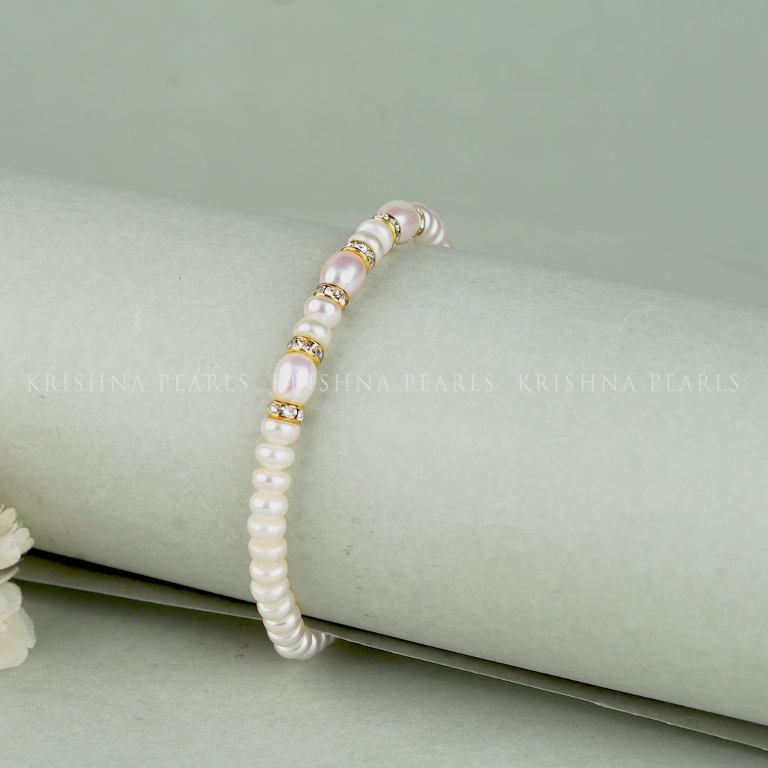 Elegant Gold-Tone Freshwater Pearl Bracelet with Sparkle