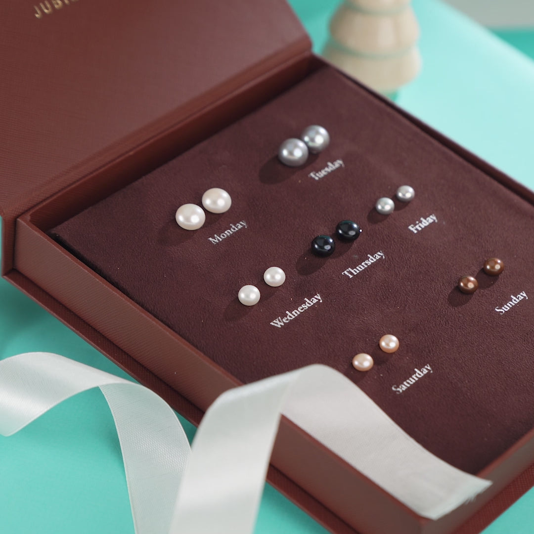 7 Days of Elegance: Multi-Color Pearl Stud Earring Gift Set - Christmas Edition