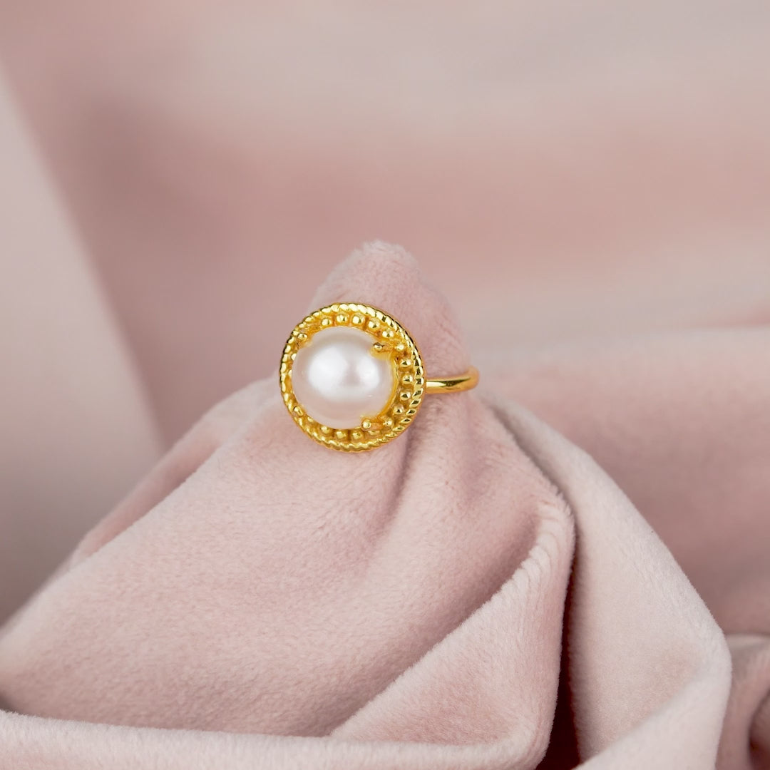 Radiant Elegance: Fresh Water Button Pearl Ring