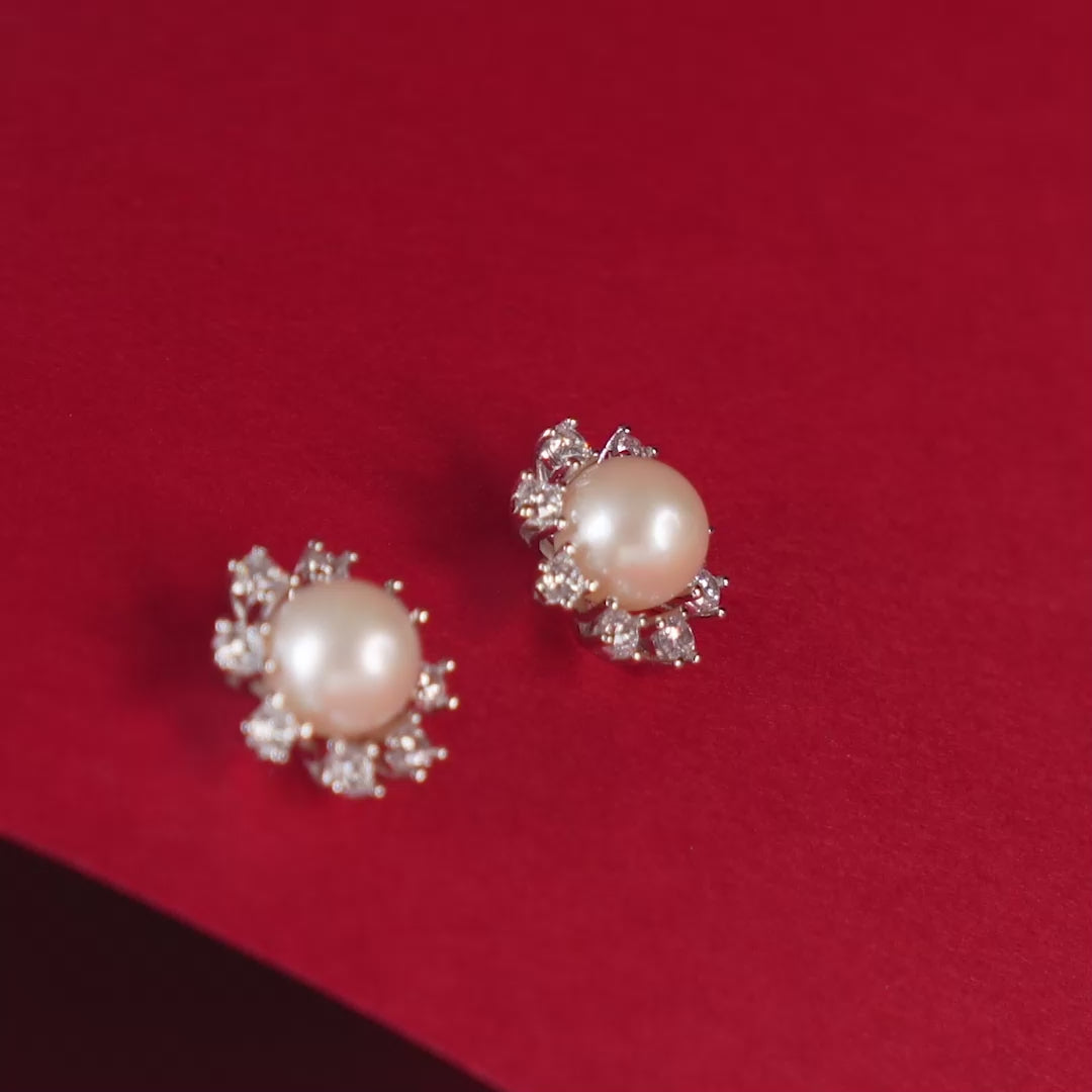 Pearl Solis (Pearl Stud Earrings)