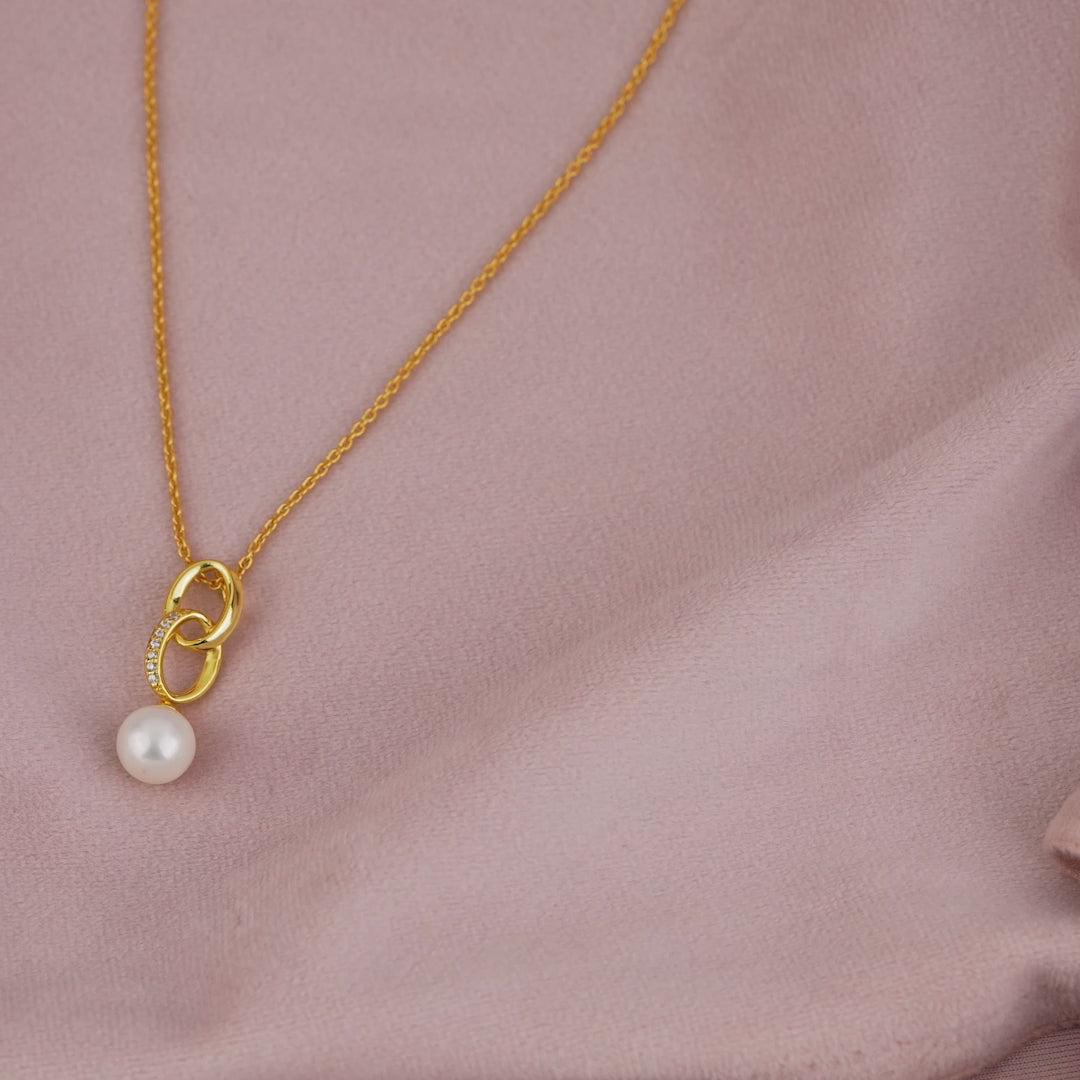 Stylish Freshwater Pearl Pendant Necklace
