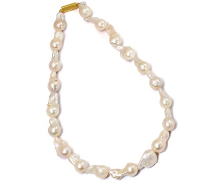 Baroque pearls necklace